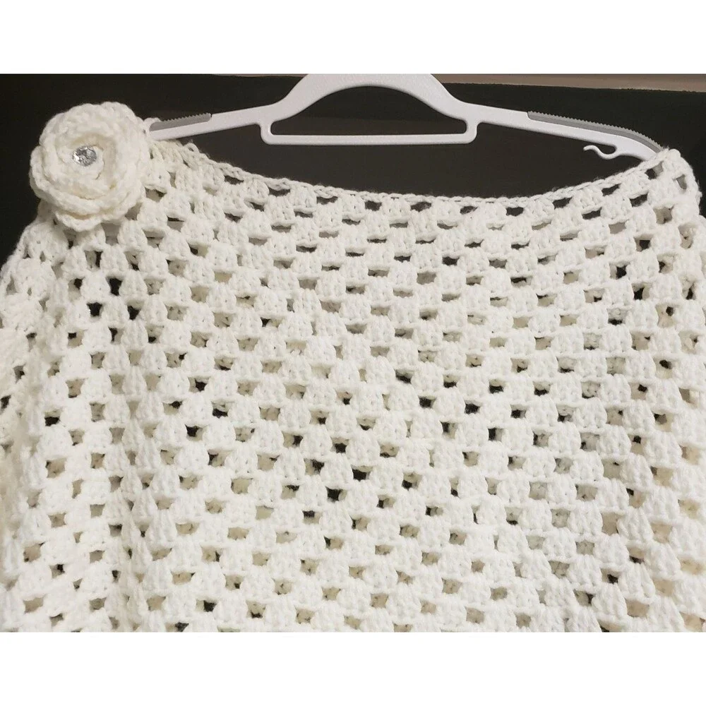 Hand Crochet Cottagecore Cape Cream Rose Flower One Size Fits All NWOT